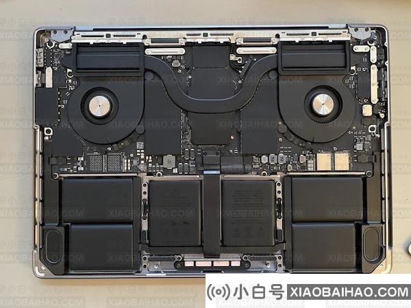 网友展示新款MacBook Pro 14/16内部结构，电池更换更简单