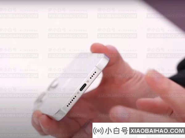 苹果 iPhone 15 Pro Max 最新机模上手：Type-C 接口、边框更窄