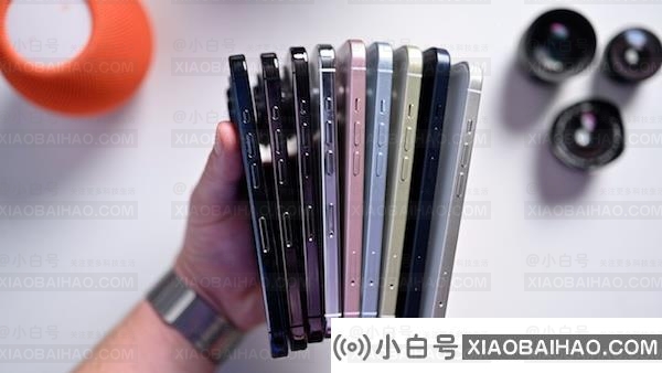 苹果 iPhone 15 系列机模上手展示：标准版配色更淡