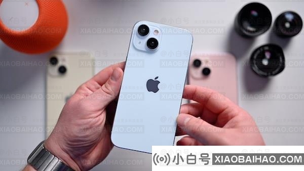 苹果 iPhone 15 系列机模上手展示：标准版配色更淡