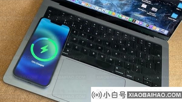 新专利显示MacBook Pro可以集成图形平板和iPhone充电器