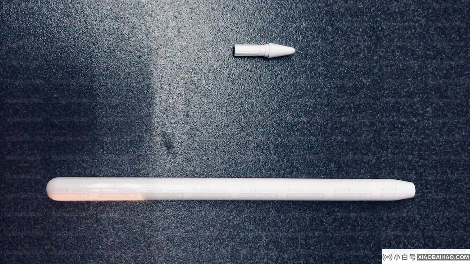 疑似 Apple Pencil 3 谍照：笔身光面材质、笔尖重新设计