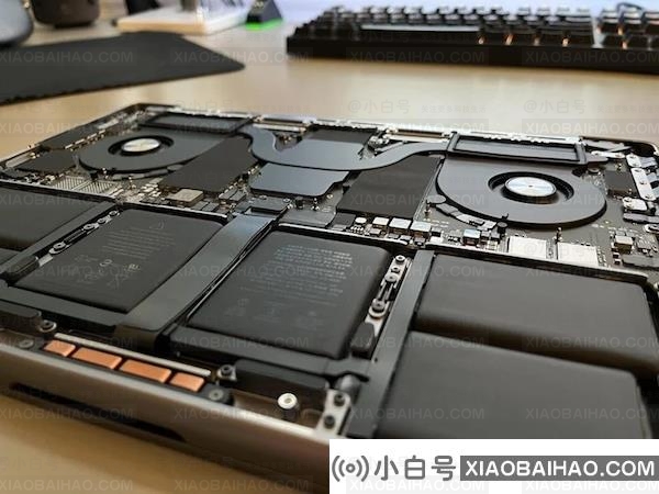 网友展示新款MacBook Pro 14/16内部结构，电池更换更简单